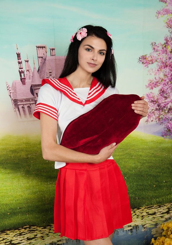 Рената, 18